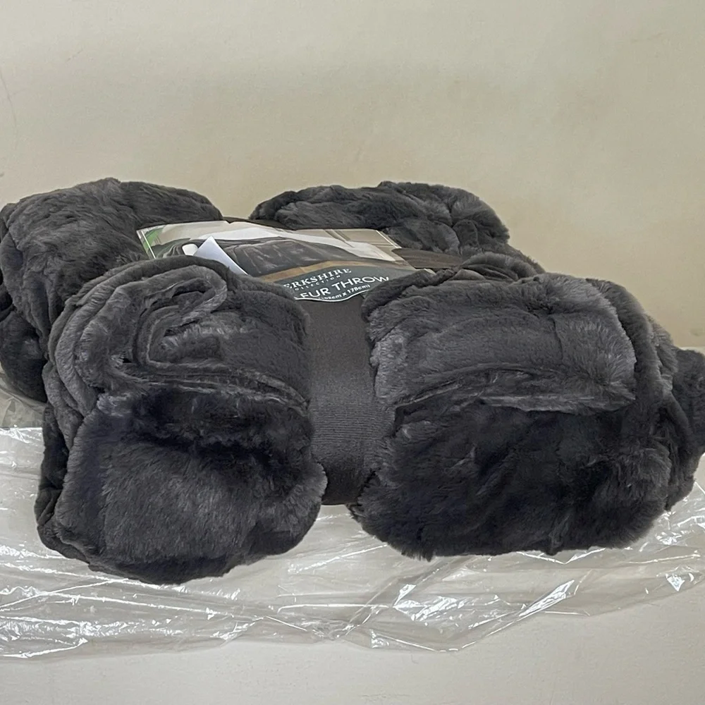 Berkshire Brown Plush Blankets and Throws for Cozy Comfort